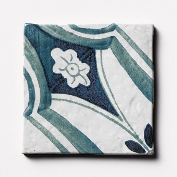 Antigua 3 Square 1/2 Glazed Terracotta Tile 6×6 Image