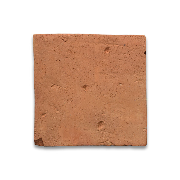Azulejo quadrado de terracota natural Cotto Med com acabamento clássico em argila feita à mão, da Country Floors.