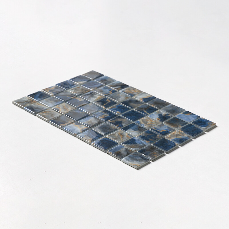 Mosaicos de vidro reciclado polido Vortice 2×2 12 3/8×18 3/4 (GT00304)