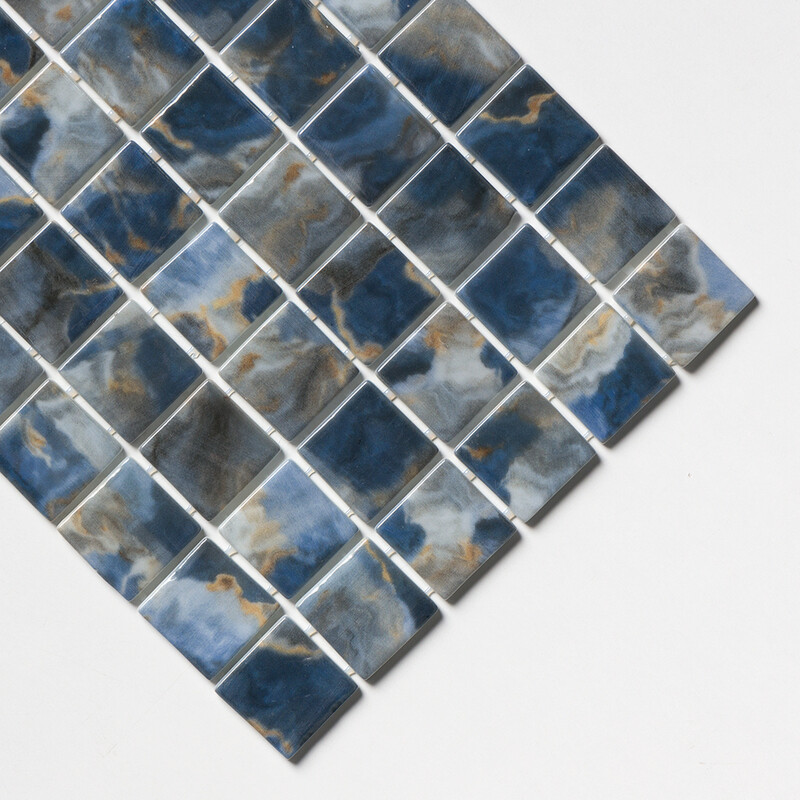 Mosaicos de vidro reciclado polido Vortice 2×2 12 3/8×18 3/4 (GT00304)