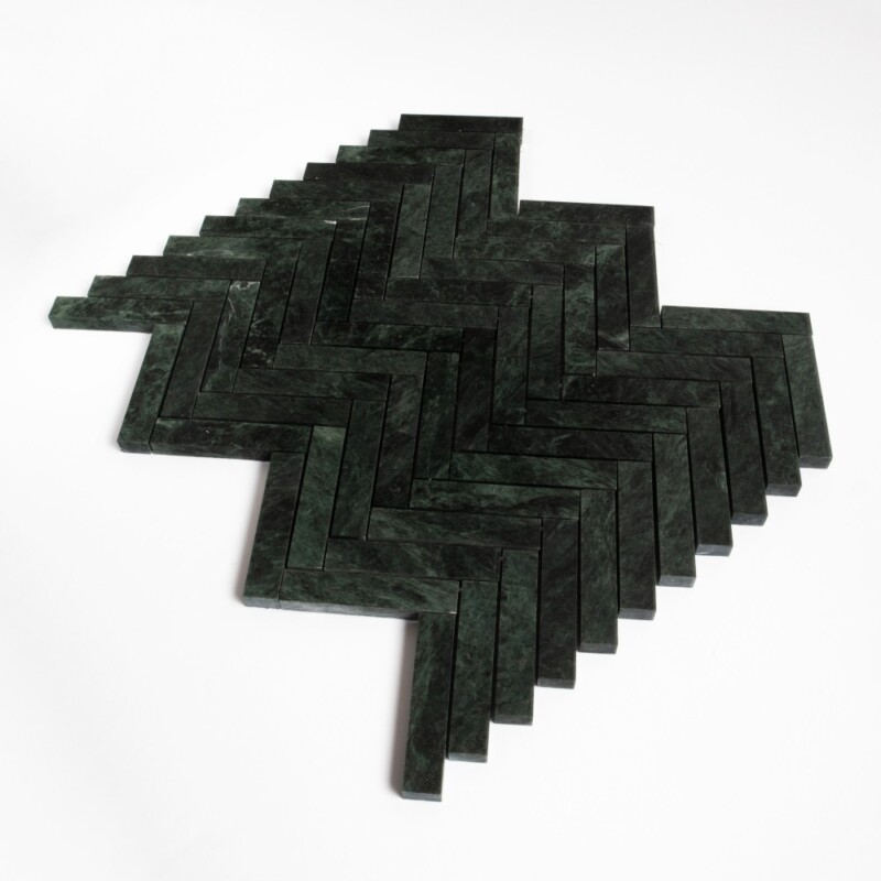 Mosaïques de marbre Verde Lucia à chevrons adoucis 5/8×3 10 5/16×12 7/8 (MS90942)
