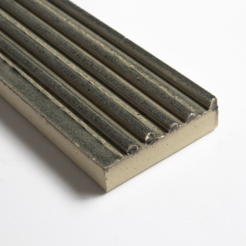 Pizarra Glossy Fluted Thin Brick Tile 2 1/4×7 9/16 (TL91336)
