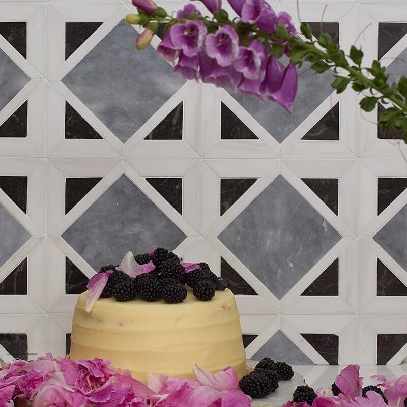 Snow White, Black, Allure Polished Kent Marble Mosaic 13 9/16×13 9/16 (MS01503)
