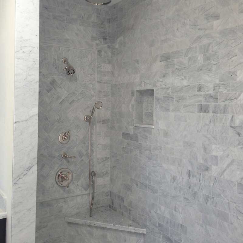 Avenza Honed Marble Tile 2 3/4×5 1/2 (TL12792) Avenza Honed Pencil Liner Marble Moldings 1/2×12 (ML00415)