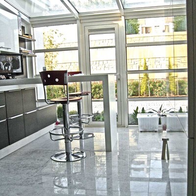 Silver Shadow Honed Marble Tile 18×18 (TL13900)