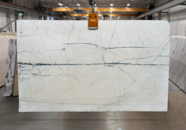 Calacatta Giotto Polished Quartzite Slab 47111-1-18