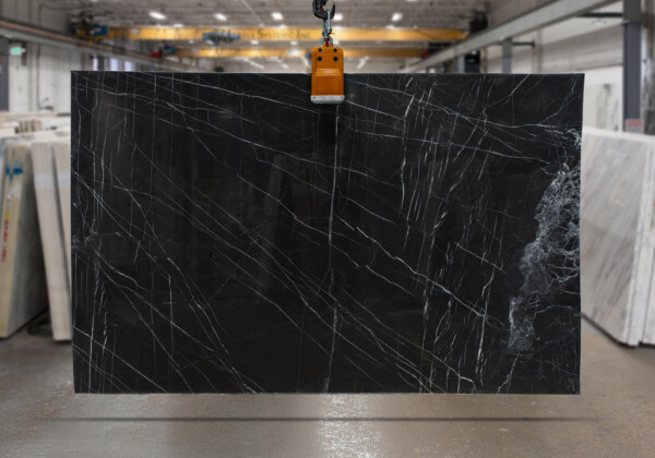 Venom Polished Quartzite Slab 49956-1-5