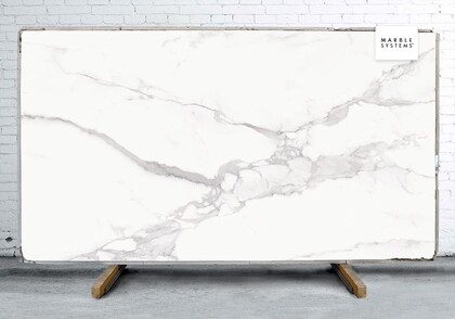 Image de la dalle en porcelaine mate Calacatta B 64×128