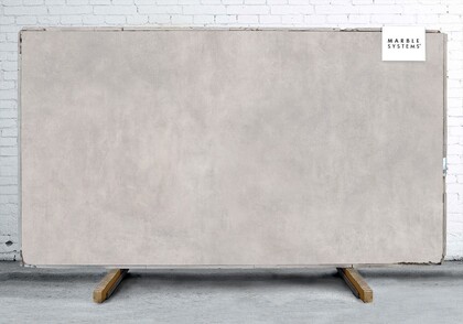 Dalle de porcelaine mate couleur cendre de béton 64×128