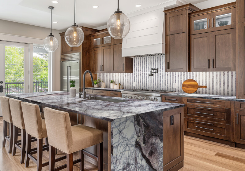 Lilac Polished Marble Slab Random (SL10116) Thassos, Lilac Honed Mod Stripes Marble Mosaic 11 3/4×12 3/8 (MS90875)