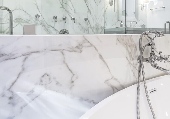 Calacatta C01 Polished Sintered Stone Slab 125×63 (WNE10142)