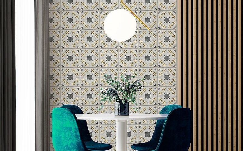 marsala beige ceramic wall with four green chairs