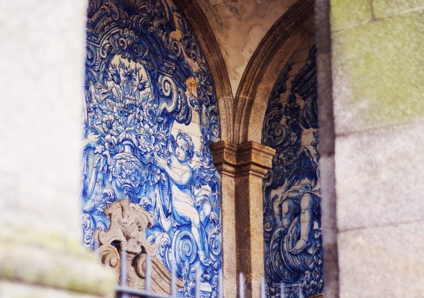 portuguese blue tiles