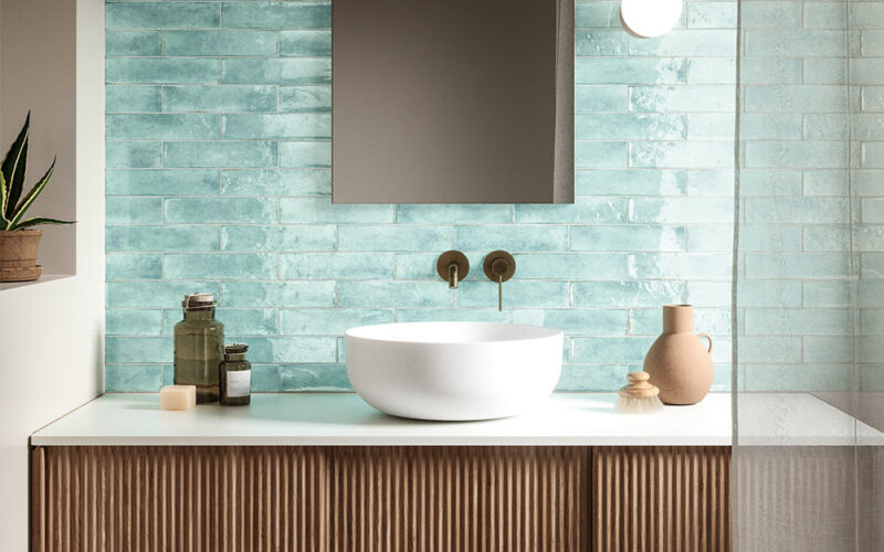 green glossy ceramic bathroom wall tile