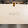 Lastre di marmo beige