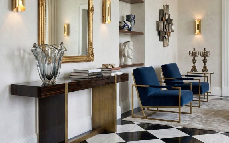 Schachbrettmuster-Bodenfliesen im Eingangsbereich